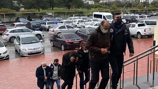 Bodrumdaki rüşvet operasyonunda 3 zanlı tutuklandı