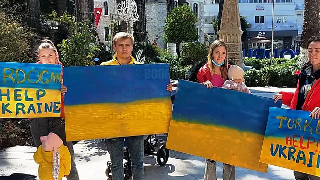 Bodrum'daki Ukraynalı Aile, Rusya'nın Askeri Müdahalesine Tepki Gösterdi