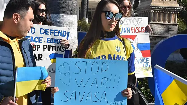 Bodrum'daki Ukraynalılar Rusya'nın Saldırısını Protesto Etti