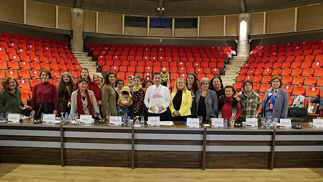 'BODRUM'DAN TÜRKİYE'YE KADINLAR ŞİDDETSİZ VE EŞİTLİKÇİ KENTİNİ YARATIYOR' ÇALIŞTAYI YAPILDI