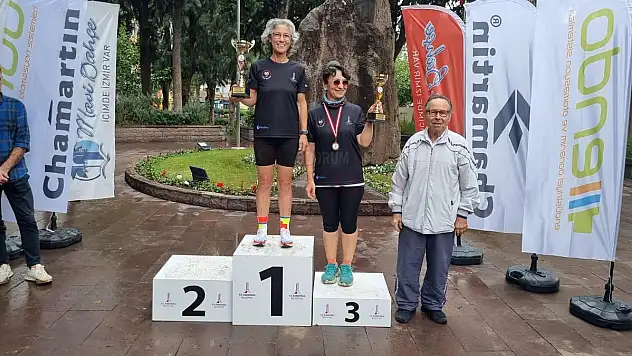 Bodrumlu Atletler Ata'dan Ana'ya Koştular 3 Kupa Kazandılar