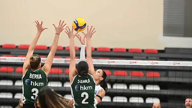 Bodrumspor Kadın Voleybol takımı Çanakkale'ye mağlup oldu