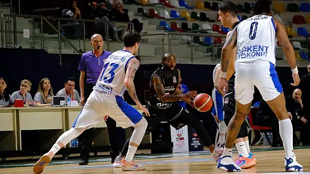 BODRUM'UN TAKIMI DEPLASMANDA LİDERLİĞİNİ KORUDU