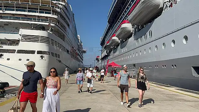 Bu Sabah 2 Gemi ile 1960 Yolcu Bodrum'a Geldi
