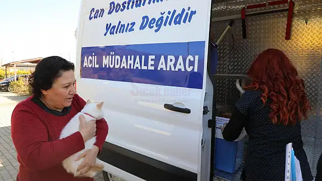 BÜYÜKŞEHİR ACİL MÜDAHELE ARACI İLE DEPREMZEDE CAN DOSTLARININ YANINDA
