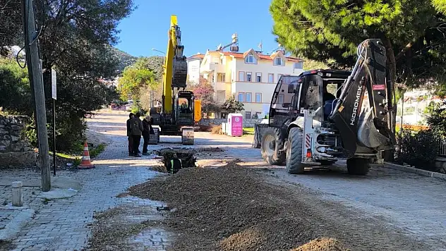 Büyükşehir Datça'da 53 Bin metrelik yol ağını yeniliyor