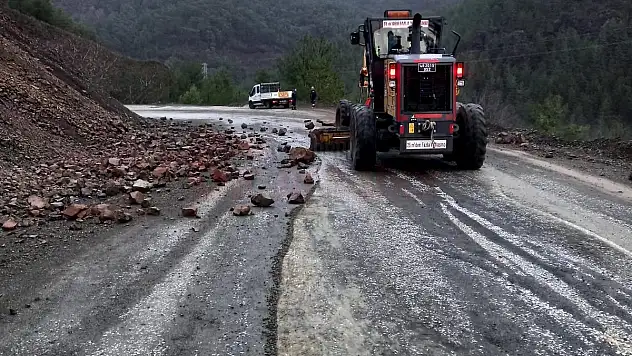 Büyükşehir Ekipleri Olumsuz Hava Koşulları İçin 39 Noktada Hazır