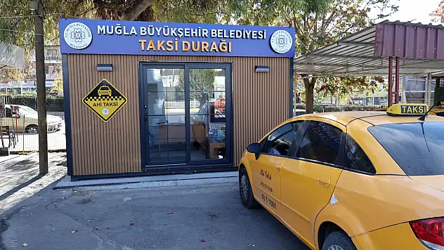 Büyükşehir Kendi Üretimi Olan Taksi Duraklarını Hizmete Sunuyor