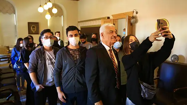 Büyükşehir, öğrencilere 4 ayda, 408 bin 500 TL destek verdi