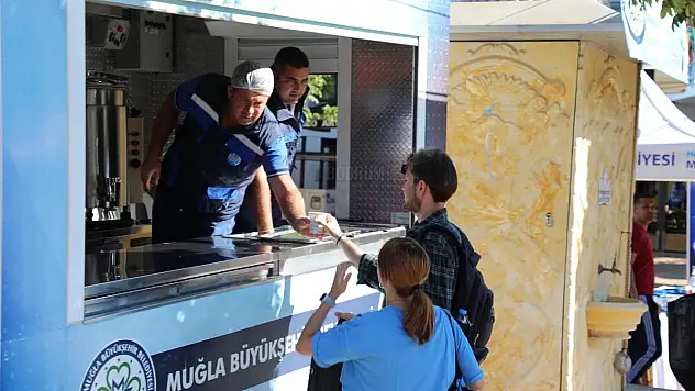 Büyükşehir, Öğrencilere Çorba Dağıtımına Başladı