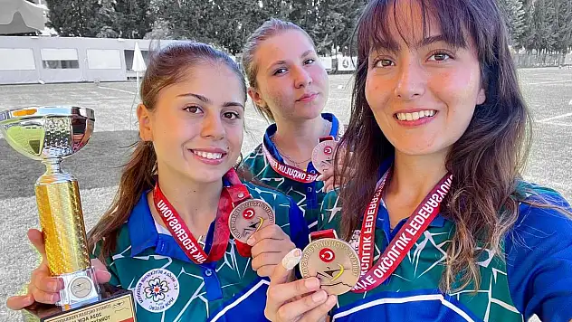 Büyükşehir Okçuları Hazal ve Emircan Türkiye Şampiyonu Oldu
