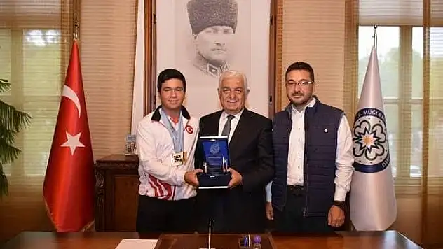 Büyükşehir Okçusu Emircan Türkiye'nin Gururu Oldu