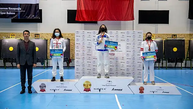 Büyükşehir Okçusu Songül Türkiye Şampiyonu Oldu