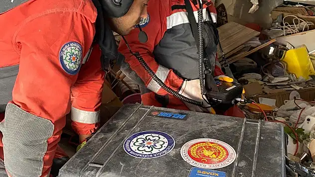 Büyükşehir, Sismik Akustik Cihaz ile 28 Kişiyi Kurtardı