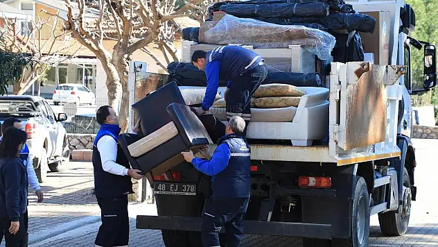 Büyükşehir Yağmur Mağdurlarının İhtiyaçlarını Karşılıyor