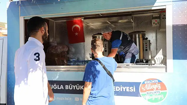 Büyükşehir'in Üniversite Öğrencileri İçin Çorba Hizmeti Başladı