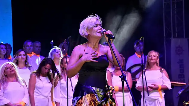 C-Majör İş'ten Sesler Korosundan yanan alanların rehabilitasyonuna katkı için 'Her Nota Bir Fidan' konseri