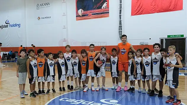 Çağdaş Bodrum Altyapı Öğrencileri A Takımı ile Tanıştı