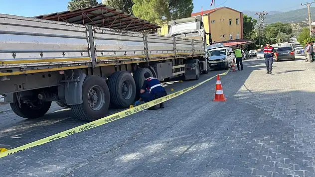 Çekicinin Çarptığı Yaya Hayatını Kaybetti