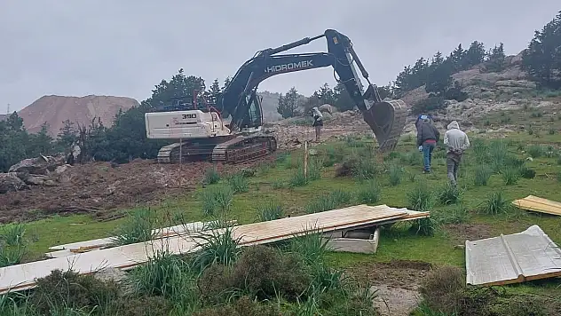 Cengiz İnşaat Sit Alana Yol Açıyor