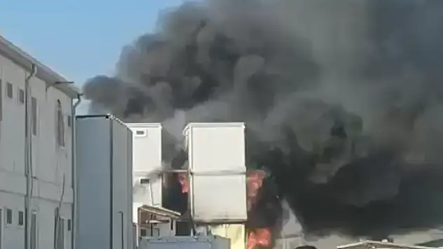 Cennet koyu'nda inşaat firmasına ait şantiyede yangın paniği