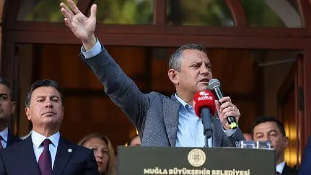 CHP Genel Başkanı Büyükşehir Belediyesi'ni Ziyaret Etti