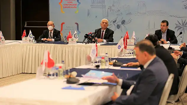 CHP'li büyükşehir belediye başkanları Muğla'da toplandı