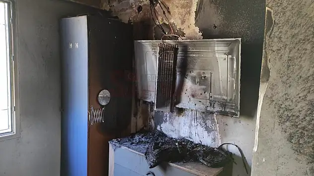 Çıkan Yangında Ev Kullanılamaz Hale Geldi