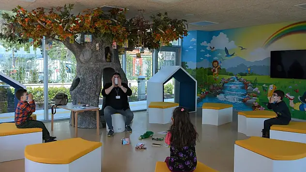 Çocuk kütüphanesinde masallar diyarına yolculuk