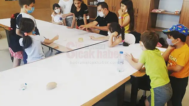Çocuk Sanat Atölyelerinde Çalışmalar Devam Ediyor