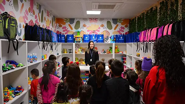 Çocuklar Haklarını Aileleri ve Oyunlarla Öğreniyor