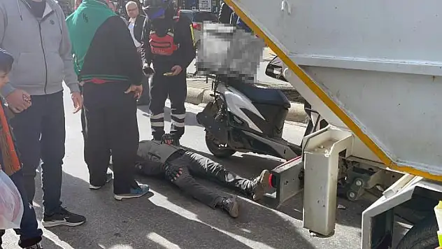 Çöp kamyonuna çarptı 1 yaralı