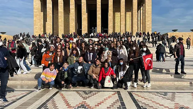 ÇYDD BODRUM GENÇLERİ ANITKABİR'İ ZİYARET ETTİ