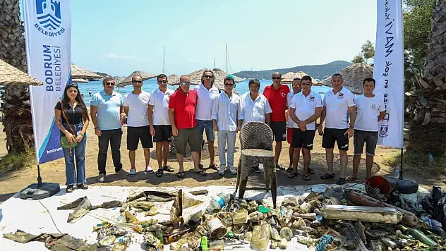 Deniz Dibi Temizliği Türkbükü Sahilinde Devam Etti