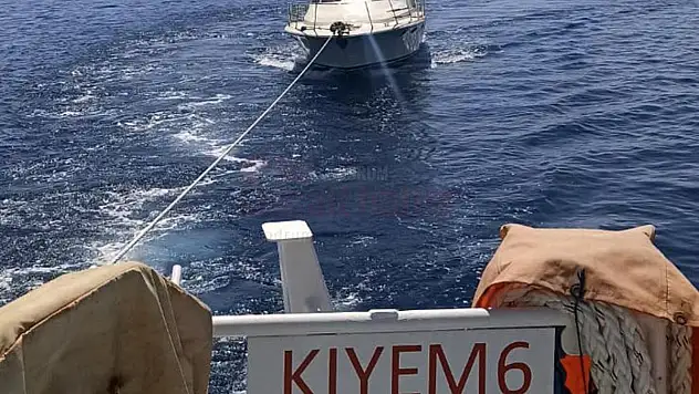 Denizde Arıza Yapan Tekneyi KIYEM Kurtardı