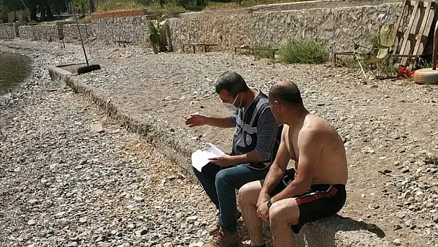 Denize giren ve çadır kuran 26 kişiye ceza kesildi