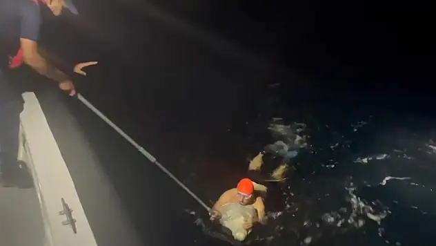 Denizin Ortasında Yakalandı