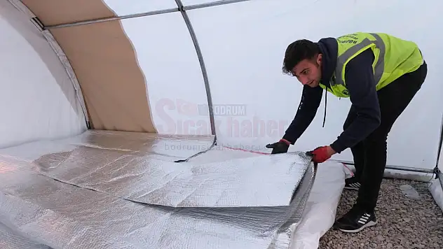 Deprem Bölgesinde Temel İhtiyaçlar Karşılanıyor