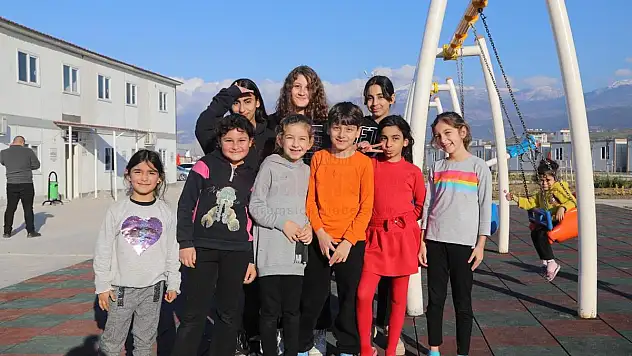 Depremin Birinci Yıl Dönümünde Belediyeden Anlamlı Ziyaret