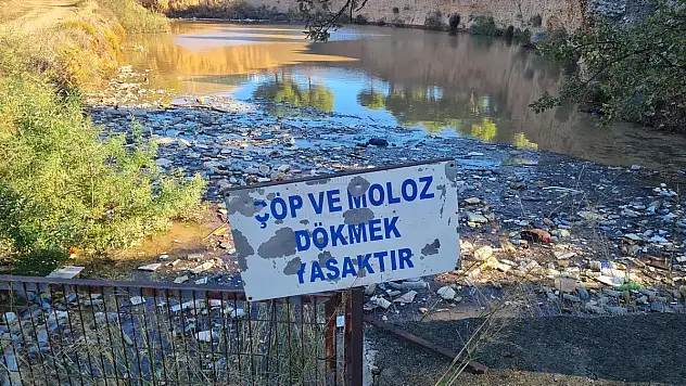 Derelere Atılan Çöpler, Denize Ulaştı