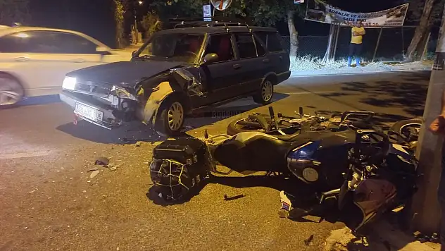 Dikkatsizce Dönünce Motosiklete Çarptı