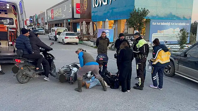 Dikkatsizlik Kazaya Neden Oldu: Motosiklet Sürücüsü Yaralandı
