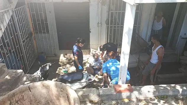 Direksiyon Hakimiyetini kaybeden Sürücü Merdivenlerden Düştü