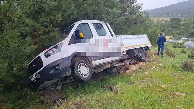 Direksiyon Hakimiyetini Kaybedip Şarampole Düştü