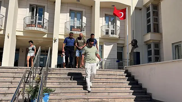 Doktora Saldırmaktan Gözaltına Alınan İki Kardeşten 1'i Tutuklandı