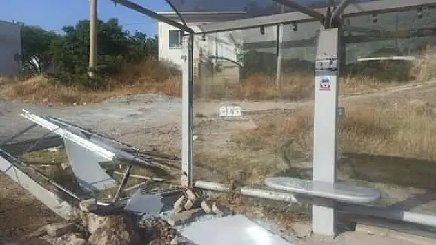 Durağın Halini Görenler İsyan Ediyor