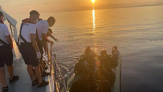 Düzensiz Göçmenler Yüzerek Adaya Geçmeye Çalıştılar