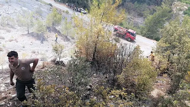 Ekipler ve Mahalle Sakinleri Yangına Müdahale Etti
