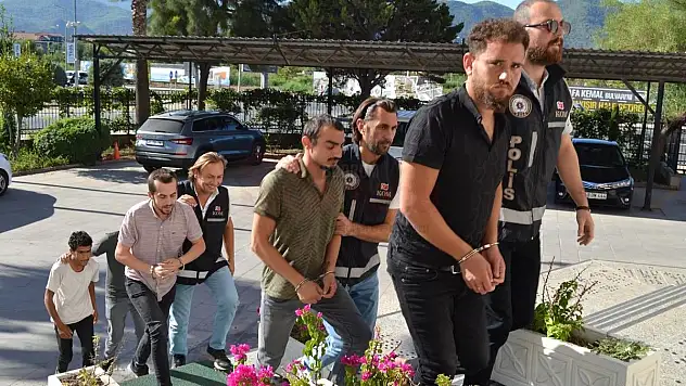 Emekli Öğretmeni 3 Milyon TL Dolandıran Şebeke Çökertildi