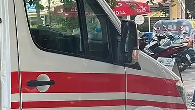 Eşiyle Tartışan Kişi Kendini Bıçakladı